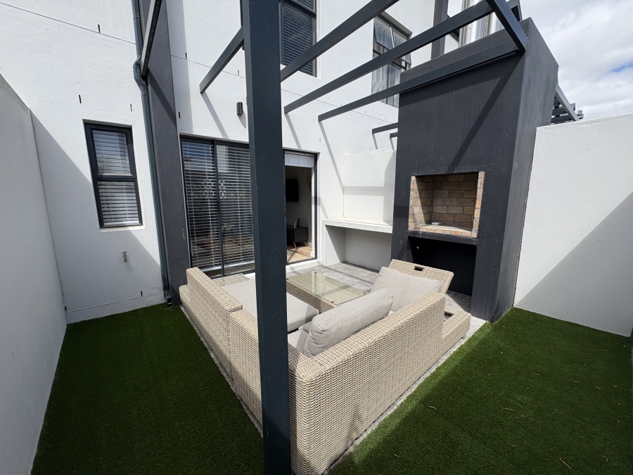 2 Bedroom Property for Sale in Sandown Western Cape